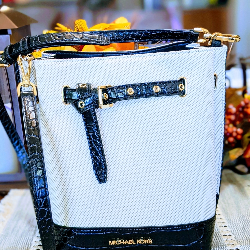 Michael kors crossbody bag